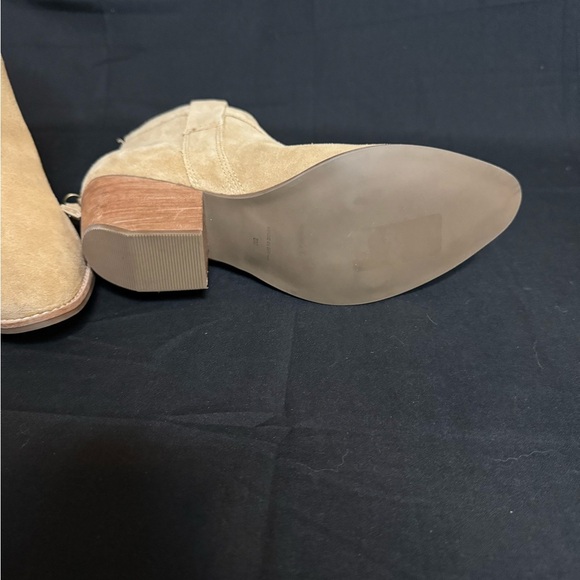 Matisse Arrow, Western Suede Bootie With Almond Toe. - Picture 7 of 8